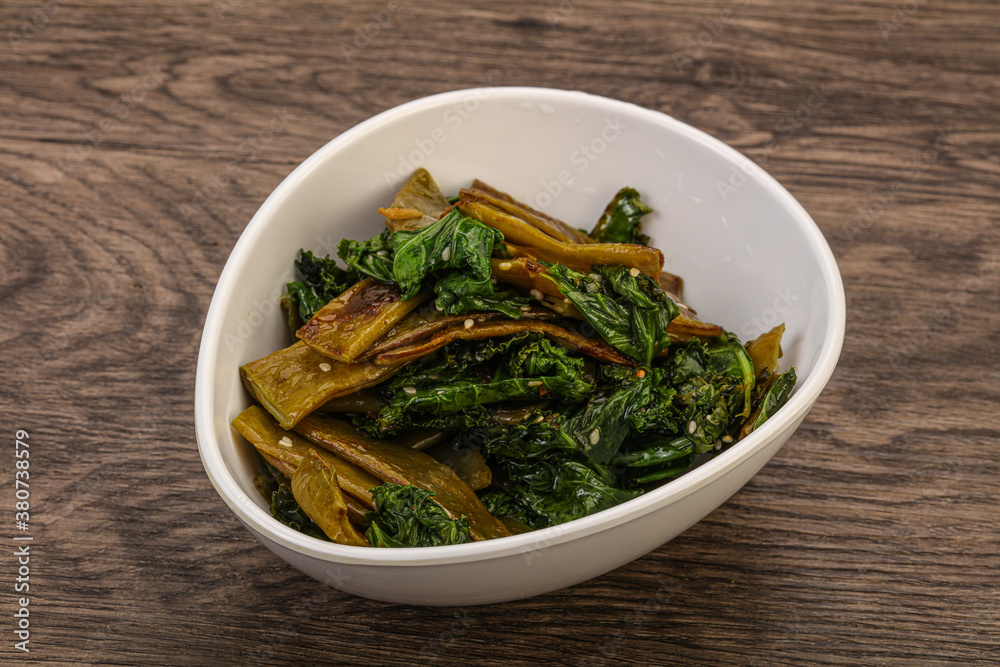 Vagan cuisine with roasted green bean Vagan cuisine with roasted green bean