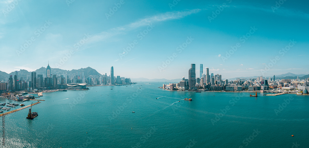 Naklejka premium Hong Kong island and Kowloon landscape 