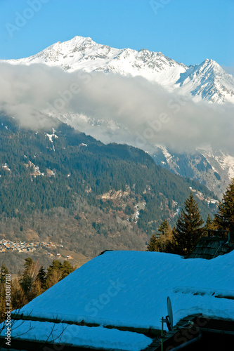 Fototapeta Naklejka Na Ścianę i Meble -  Mont Blanc from La Tania Courchevel 3 Valleys ski area French Alps France