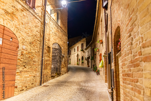 Fototapeta Naklejka Na Ścianę i Meble -  Montecosaro Marche borgo