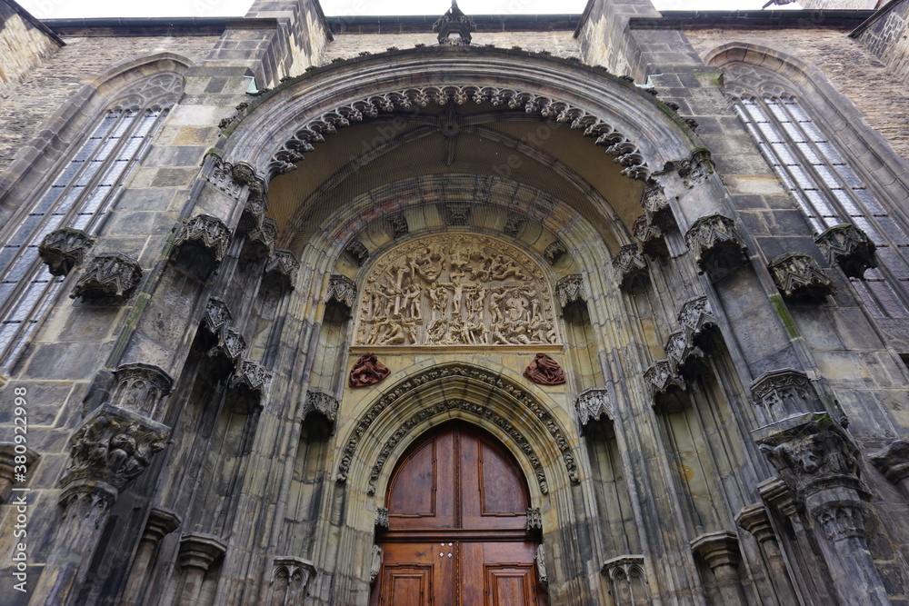 The northern portal of Tyn church