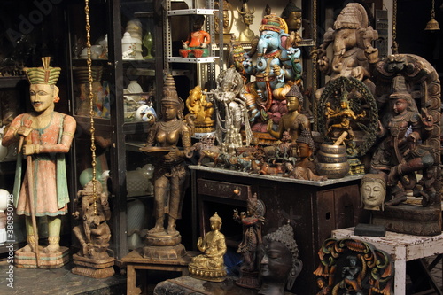 Old Artifacts, Chor Bazaar, bazar, South, Mumbai, India