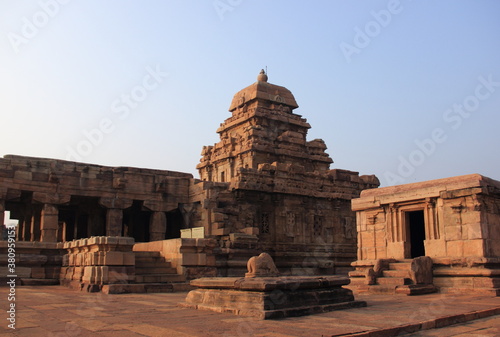 Pattadakal  Pa      adakallu or Raktapura  is a complex of Hindu and Jain temples in northern Karnataka  India . Located on bank of Malaprabha River in Bagalakote. Worled Heritage Site