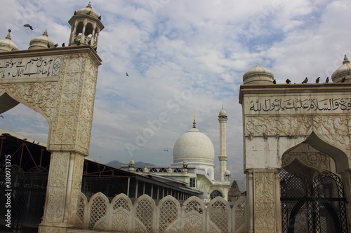 Hazratbal Shrine,  Muslim shrine,  Srinagar, Jammu and Kashmir, India, Moi-e-Muqqadas photo