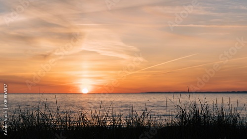 Sonnenaufgang   ber der Ostsee