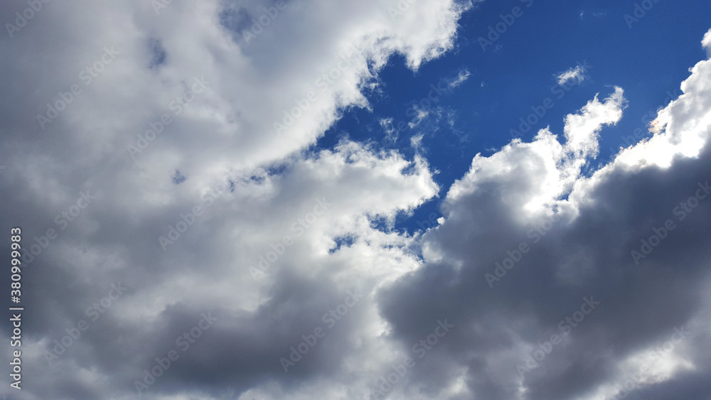 Obraz premium blue dramatic cloudy sky heaven