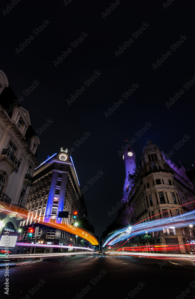 Obraz premium Vertical photograph of Presidente Julio A. Roca Avenue in Buenos Aires, Argentina