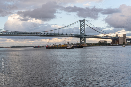 The iconic ben franklin bridge over the delaware river to new jersey travel © Victor