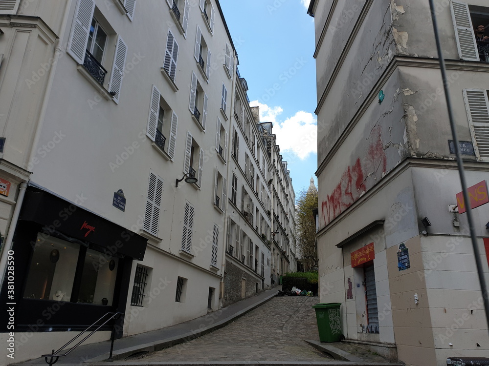 Fototapeta premium Citytour durch das Montmartre Viertel