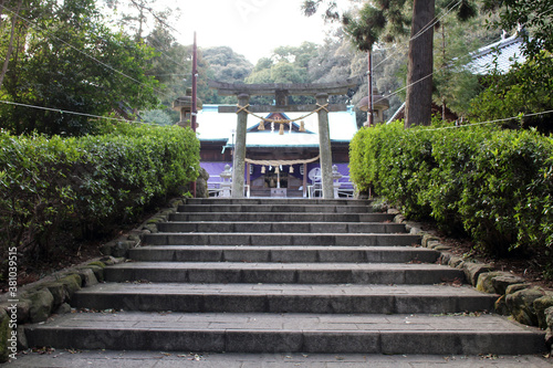 Stairs and torii gate of Honoohonome Jinja Shrine in Beppu © leodaphne