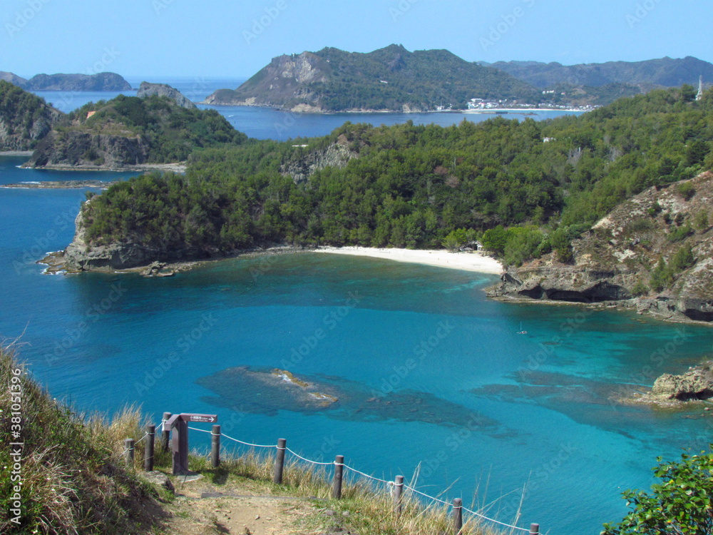 Naklejka premium 東京都・小笠原諸島・父島・小港湾