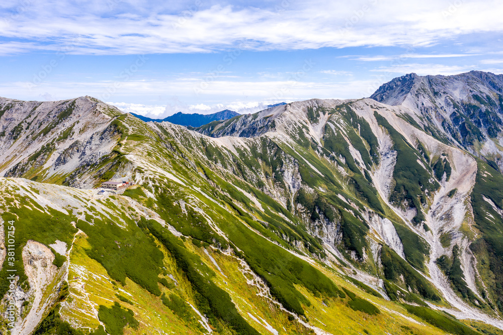 Obraz premium 剱御前小舎から剱岳への登山道