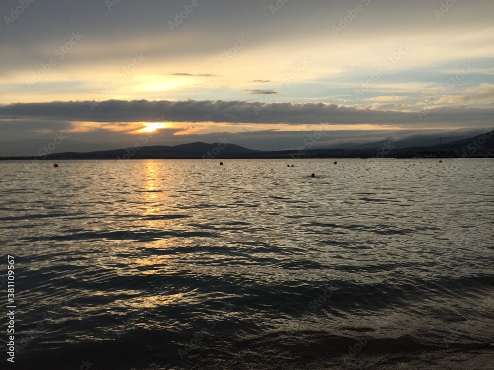 Naklejka premium sunset over the sea