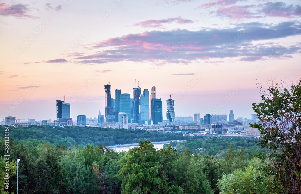 Early autumn sunset over Moscow river