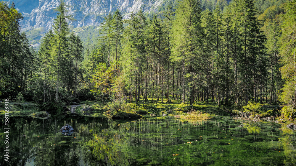 Obraz premium Salzkammergut is an Austrian region of lakes and Alpine ranges near Salzburg.