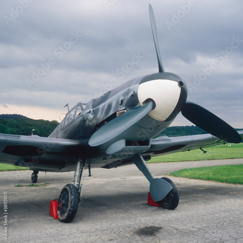 Obraz na płótnie The most built pursuit plane in history