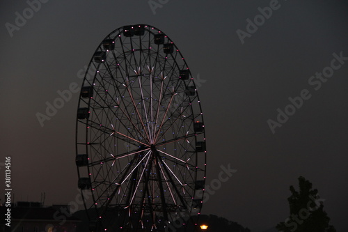 ferris wheel at night in park