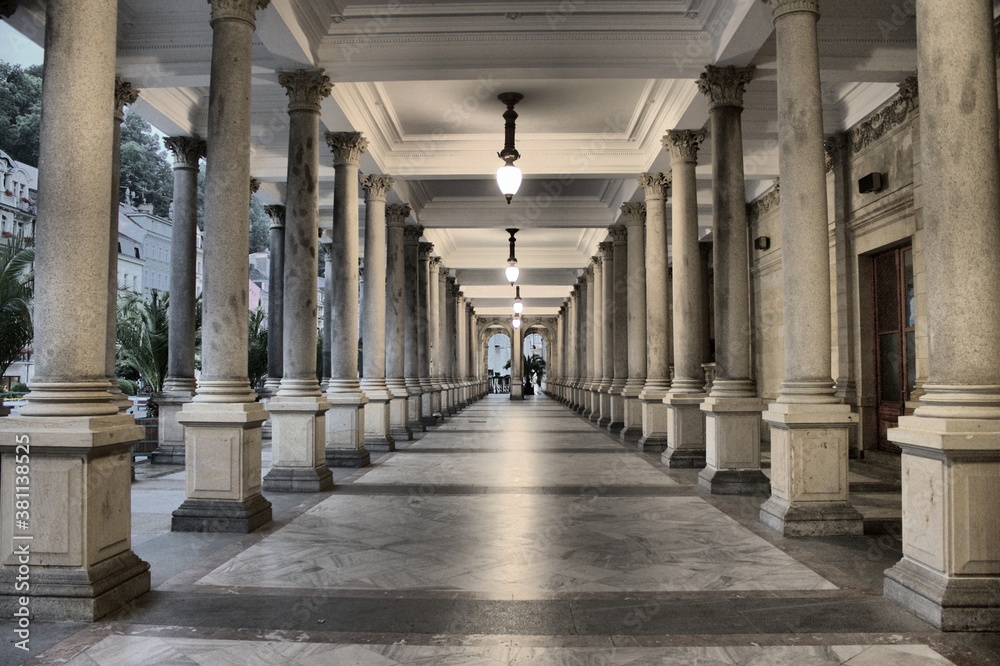 Colonnade in Karlovy Vary, Czech Republic - obrazy, fototapety, plakaty 