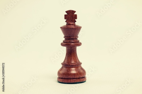 Tableau sur toile black chess king on white background