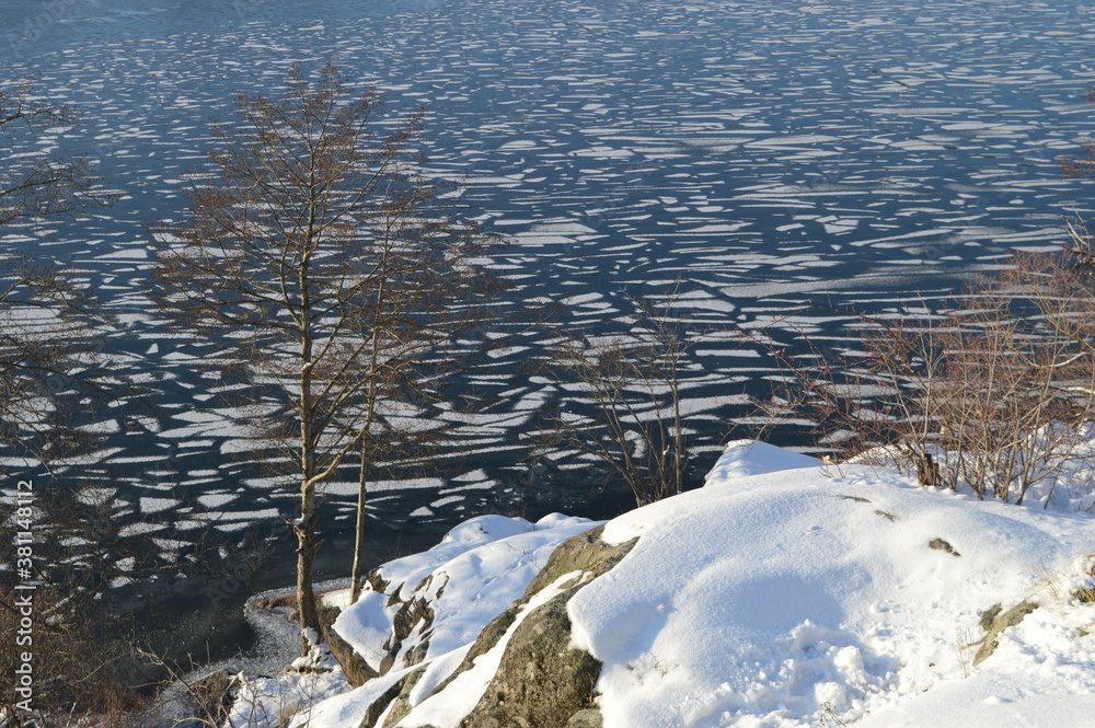 Φωτογραφία Winter wonderland and snowy landscape in Sundbyberg, (Stockholm), Sweden