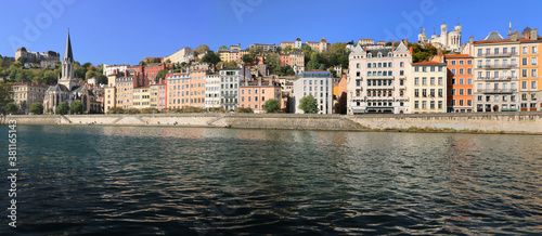 Le quartier Saint Georges au bord de la Saône à Lyon.