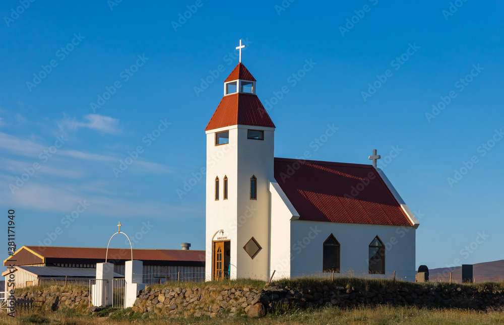 Eine kleine Kirche in Island