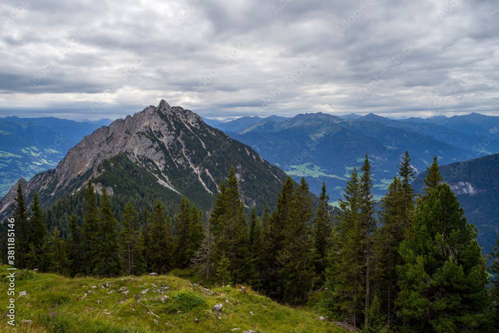 Gebirge am Achensee in Österreich Gebirge am Achensee in Österreich
