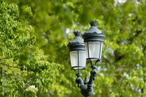 lampadaire réverbère lumière ville parc jardin