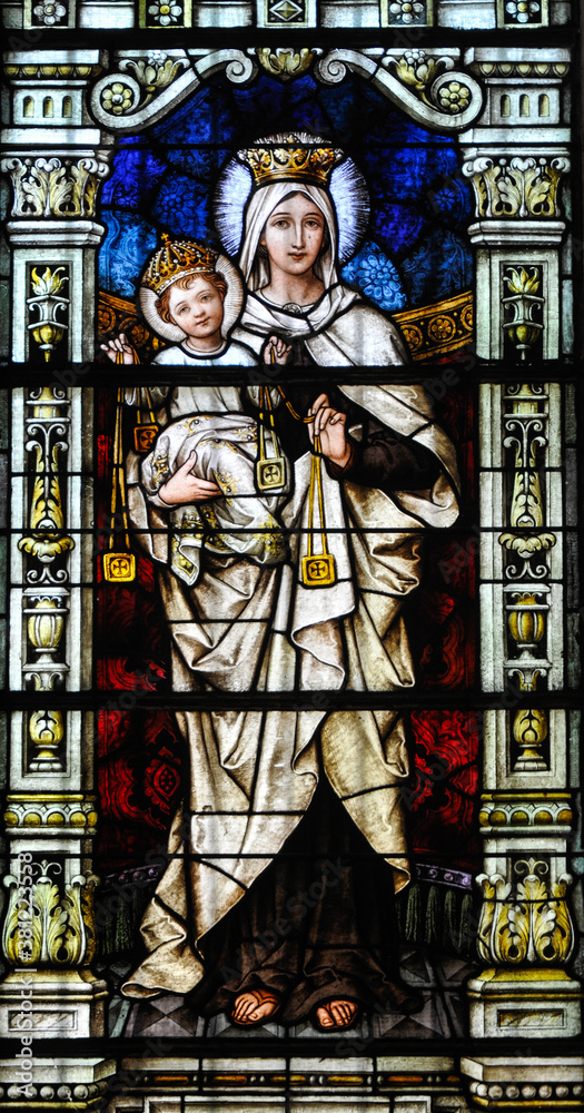 Obraz premium Our Lady of mount carmel stain glass