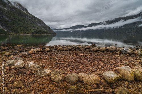 Eidfjord, Eid fjord w miejscowości Eidfjord w Norwegii photo