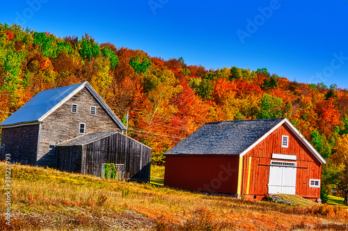 Barn  in Autumn - Jefferson NH © Deb Lashua