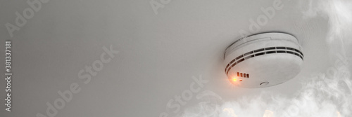 Fire protection through smoke detectors in the event of a fire alarm photo