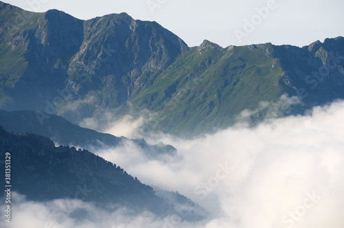 Fototapeta Naklejka Na Ścianę i Meble -  Peak in the Pyrenees