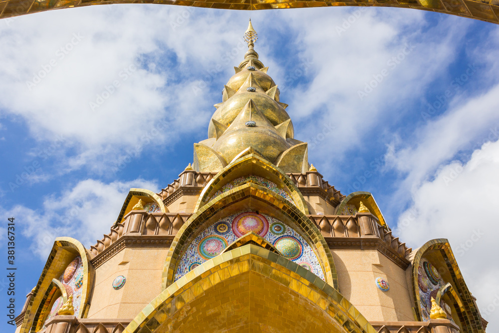 Fototapeta premium Wat Phra That Pha Sorn Kaew,Thailand