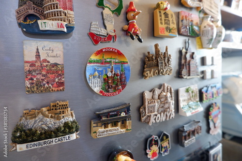 Obraz na płótnie Mix of travel magnet from different countries and cities attached on a fridge