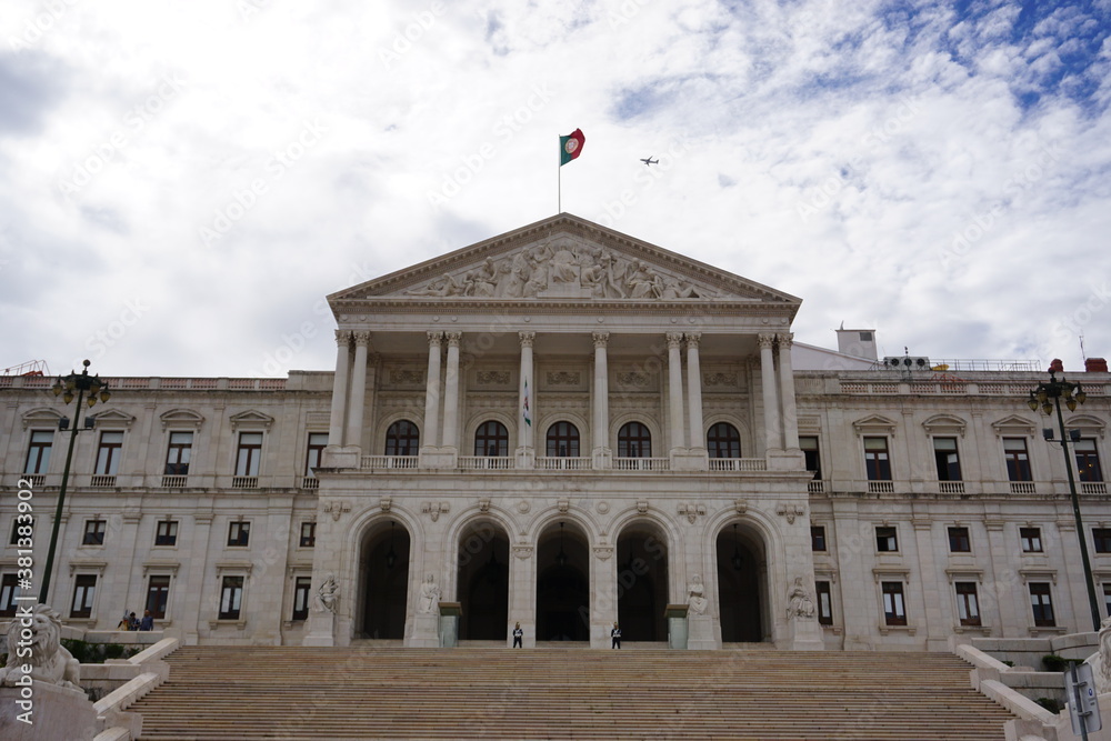 Obraz premium großes Gebäude 