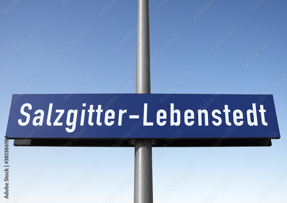 Tafel, Bahnhof, Salzgitter-Lebenstedt, (Symbolbild)