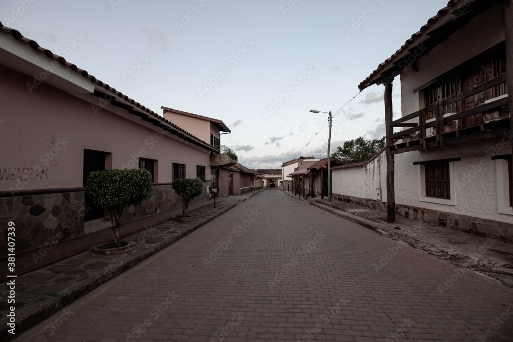 empty streets of samaipata