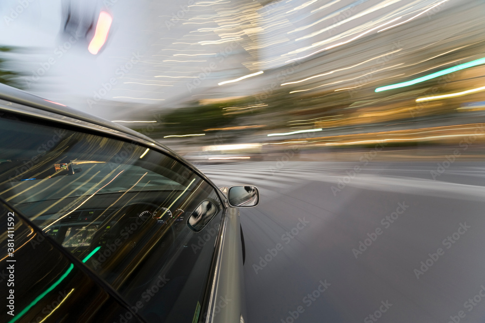 Obraz premium 流れるドライブ