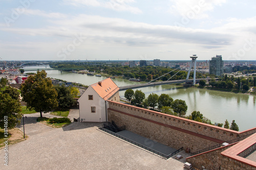 Sticker Panoramica o Skyline de la ciudad de Bratislava, pais de Eslovaquia