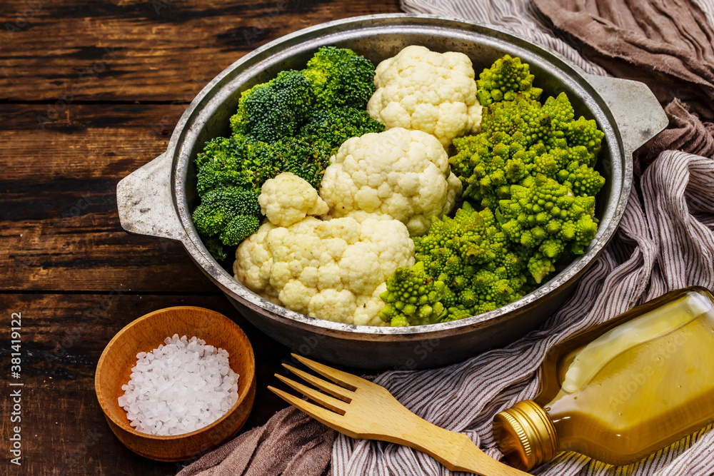 Assorted broccoli, romanesco and cauliflower Assorted broccoli, romanesco and cauliflower
