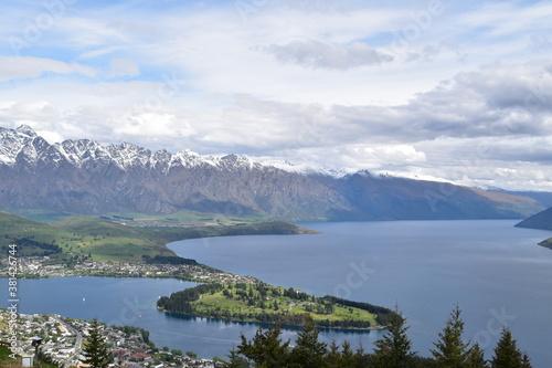 The view of mountains in Queenstown, New Zealand © Yujun