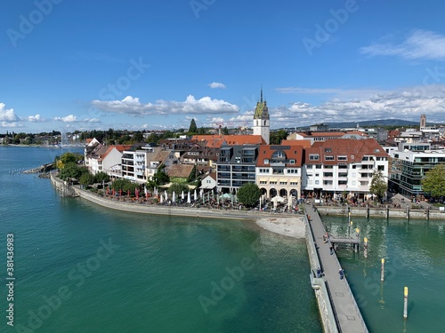 Blick vom Moleturm auf Friedrichshafen
