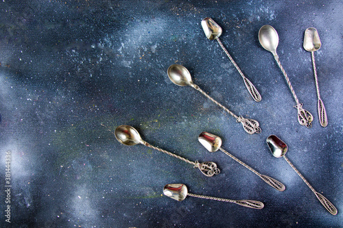 Фотография Silverware, silver vintage spoon background, spoon set