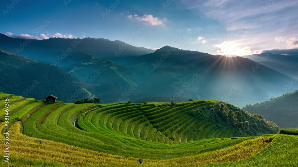 4K Timelapse of Sunset over Terraced rice fields with lens flare, Mu Cang Chai, Yen Bai, Vietnam
4K Timelapse of Sunset over Terraced rice fields with lens flare, Mu Cang Chai, Yen Bai, Vietnam