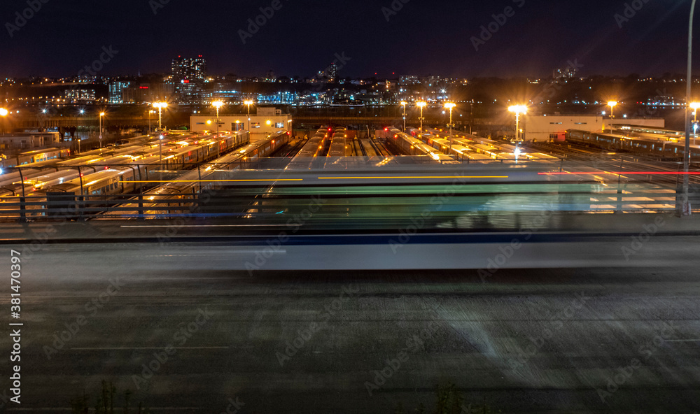 Fototapeta premium night traffic
