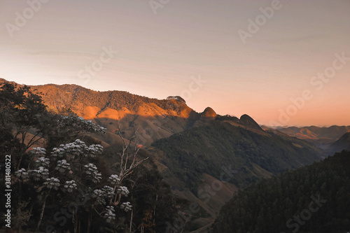 Fim de tarde na montanha