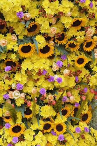 Obraz na płótnie Bright flower arrangement. w salonie