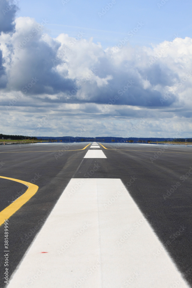 Naklejka premium Blick über die Startbahnmitte