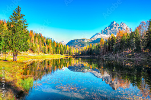 Fototapeta Naklejka Na Ścianę i Meble -  Astonishing view of popular travel destination mountain lake Antorno in autumn